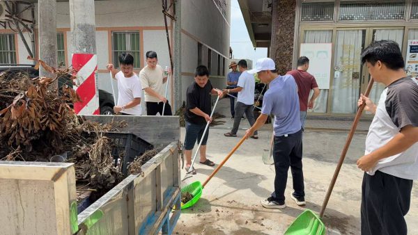甲东镇人大代表监督检查人居环境整治工作