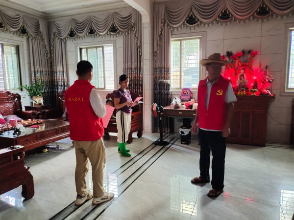 人大代表助力基孔雅肯热防控宣传工作