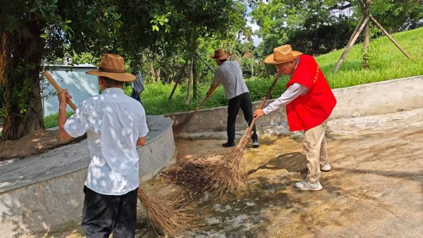 人大代表助力爱国卫生运动